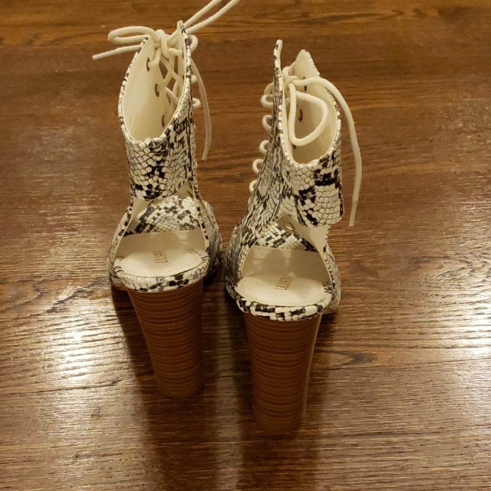 π Print heels π - Picture 2 of 3